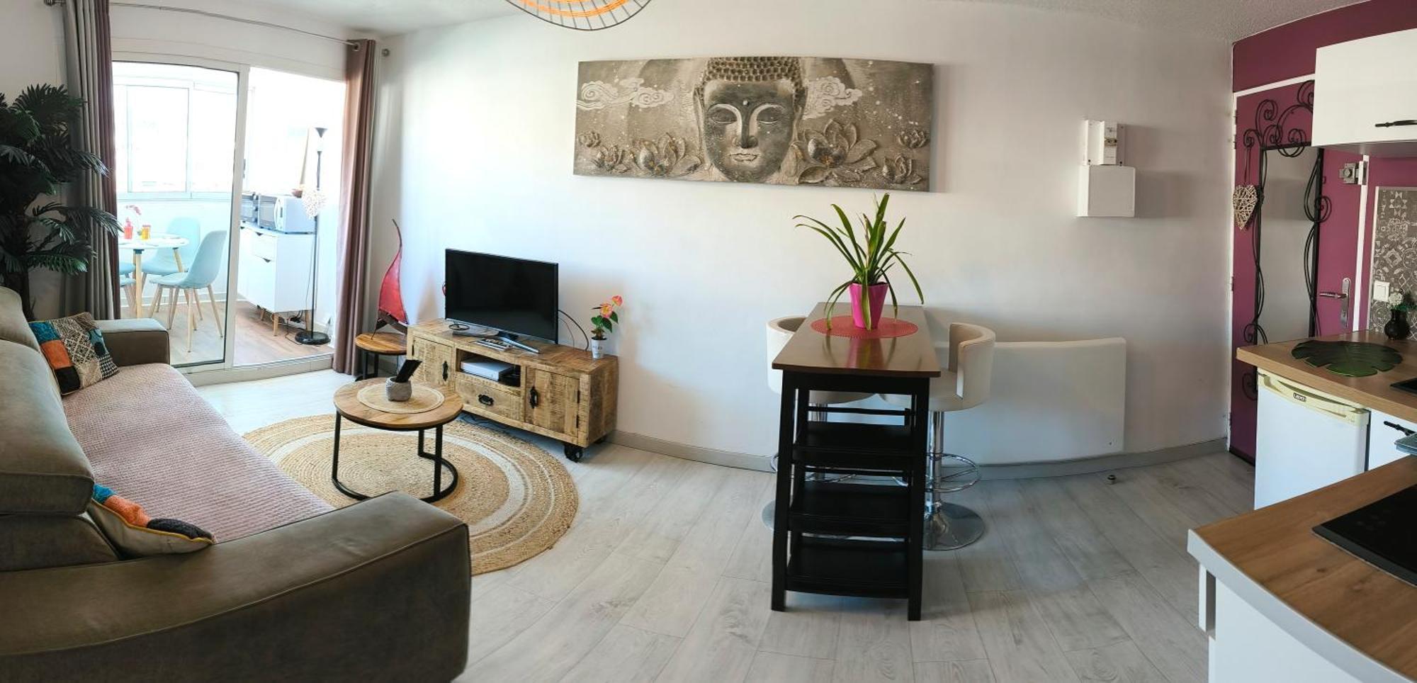 La Perle Marine: Cozy Beachside With Marina View *