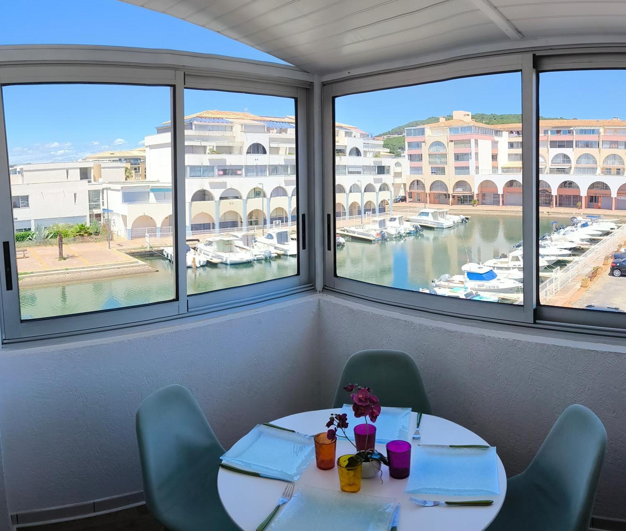 La Perle Marine: Cozy Beachside With Marina View Apartment Sete